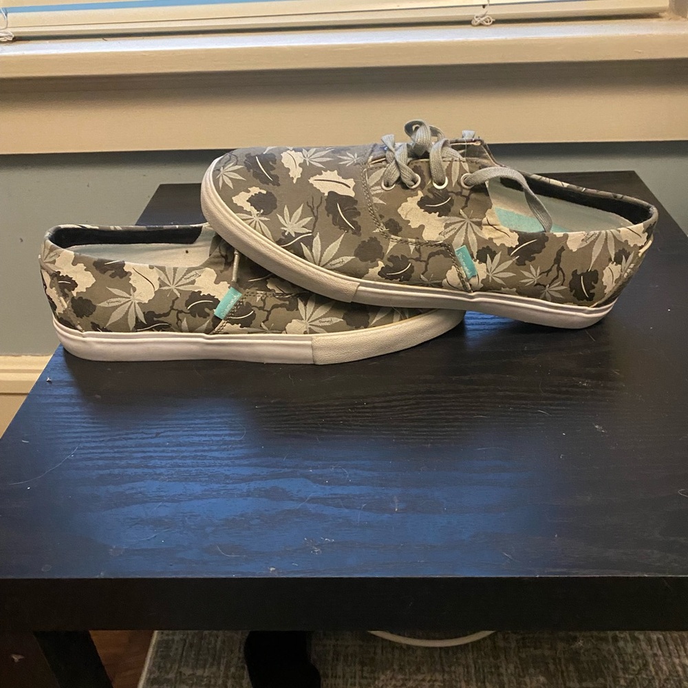 Diamond Supply Co. Gray and Green Loafers